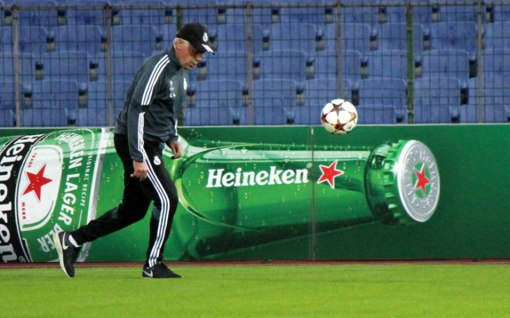 Карло Анчелоти консултира Милан