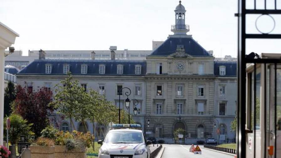 Военната болница в Сен Манде, предградие на Париж