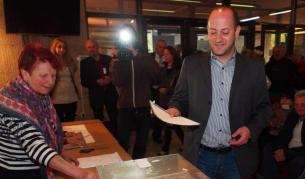 Радан Кънев гласува във Варна