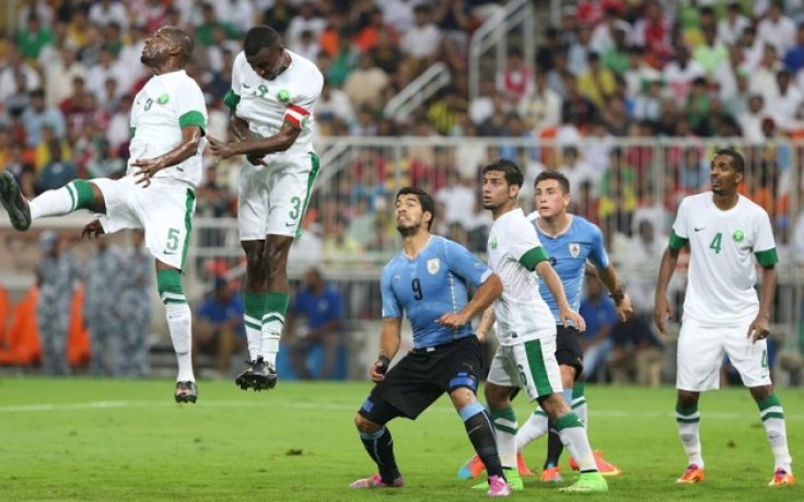 ВИДЕО: Луис Суарес тренира за Ел Класико, вкара два на Оман