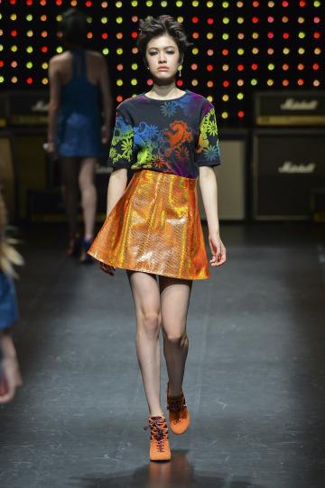 Цветя по роклите - снимка 19