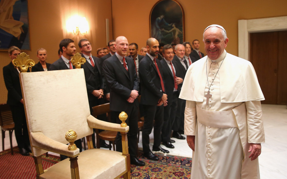 Папа Франциск потвърди репутацията си на футболен фен