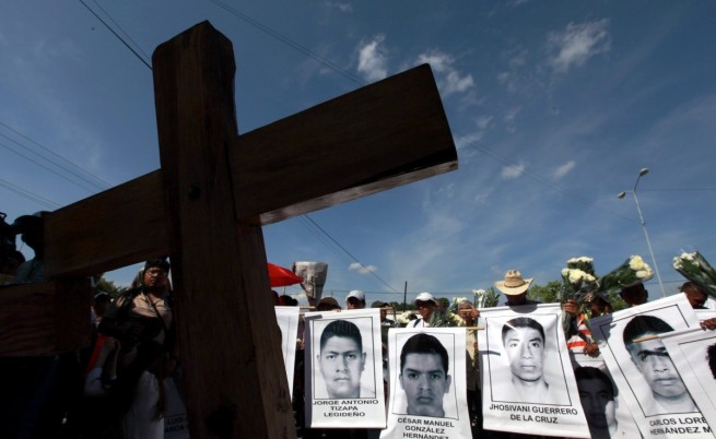 Мексико: При издирването на 43-мата студенти намериха още тела