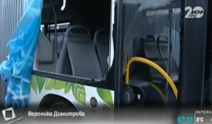 Деца потрошили няколко от новите автобуси в София