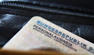 Германия се опитва да попречи на младите си граждани от ислямски произход да заминават за Сирия и Ирак