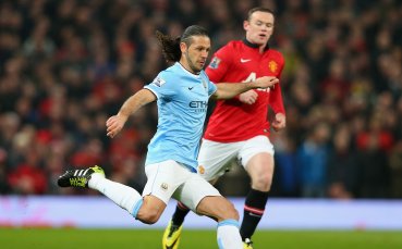 ВИДЕО: Манчестърска банда възпя градското дерби