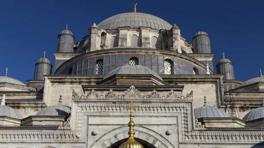Джамията „Беязид“ в Истанбул