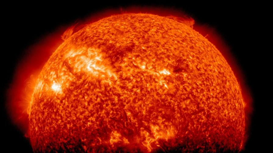 Наблюдаваха най-голямото слънчево петно от 24 години