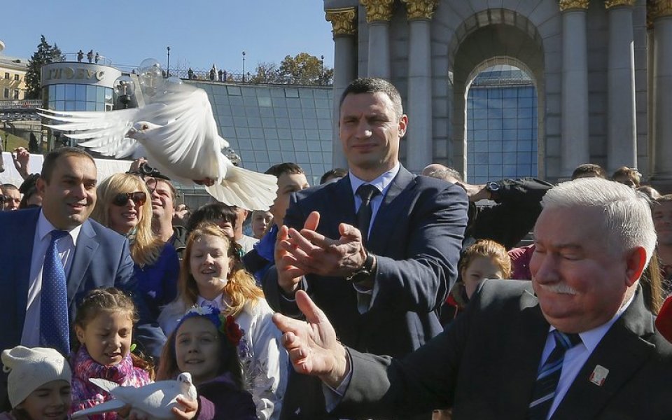 Виталий Кличко: Няма кой да победи брат ми