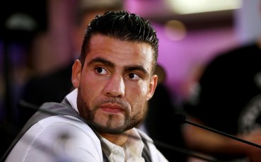 Мануел Чар с титлата на WBA след победа над Александър Устинов