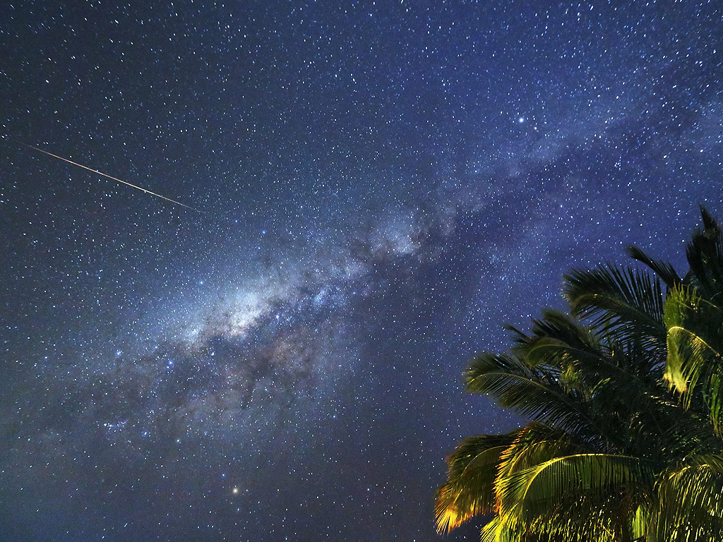 Метеор в небето над Малдивите на 17 август.