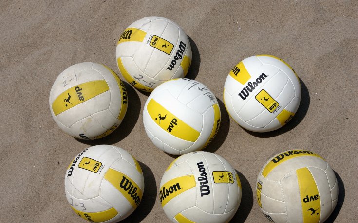 Младите “рози“ показаха бодли на волейбол