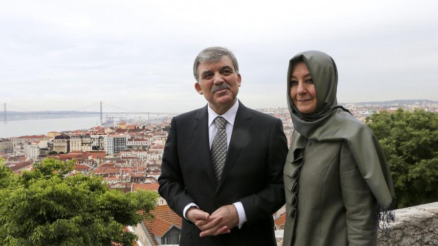 Съпругата на бившия турски президент ще става висшистка