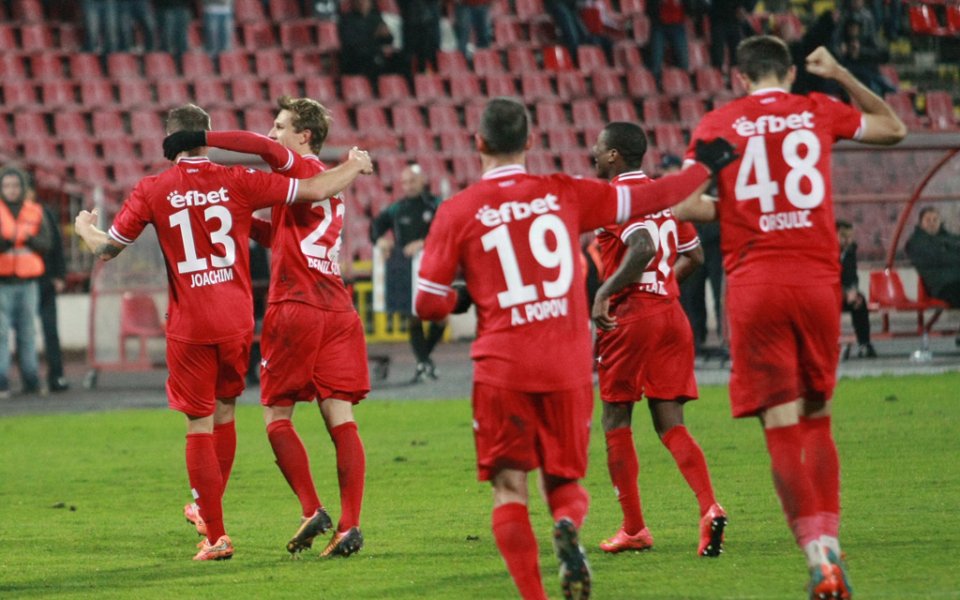 ЦСКА си върна комфорта след два гола срещу „смърфовете“