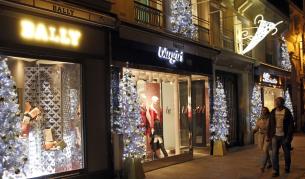 Франция иска повече магазини да работят в неделя