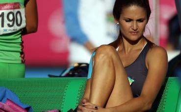 ВИДЕО: Секси атлетка избра Меси пред Роналдо