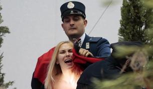 Арестуваха активистката на „Фемен“ във Ватикана