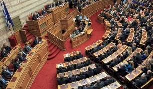 Гръцки министър подаде оставка след споразумението