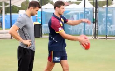 ВИДЕО: Гришо захвърли ракетата, за да стане футболист