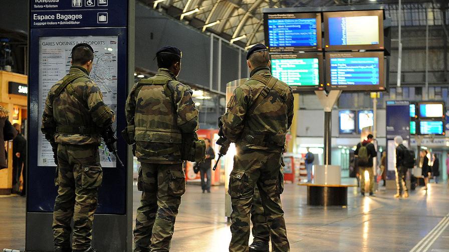 Евакуираха основна парижка жп гара след бомбена заплаха