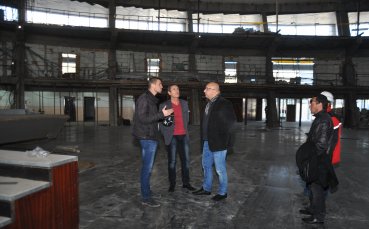 Подпочвени води залели основите на ДКС
