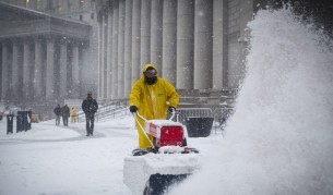 „Историческа“ снежна буря спря транспорта в Ню Йорк