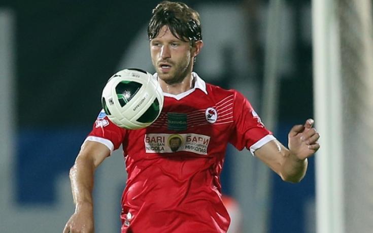 Лийдс взе под наем албанец от Катаня