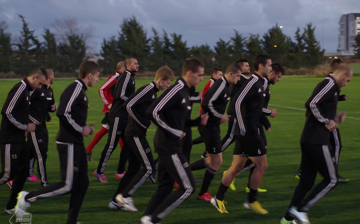 Банско тренира без двама