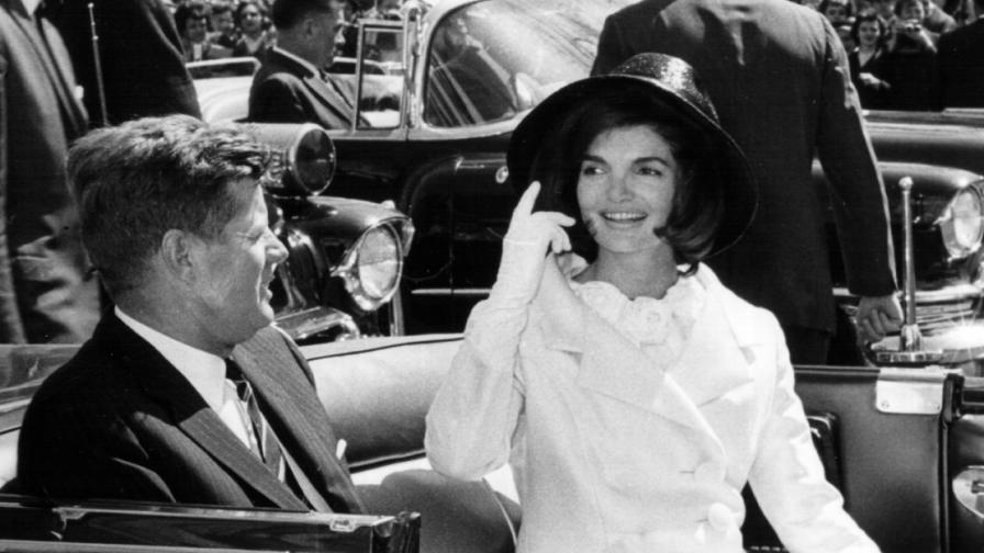 Президентът Джон Кенеди със съпругата си Жаклин