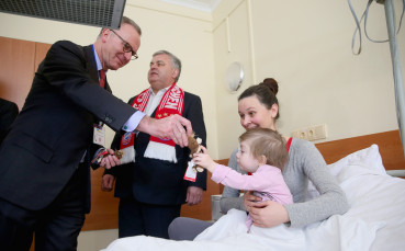 Байерн намери време и за благотворителност в Украйна