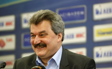 Отложиха махането на Батков от Тръста