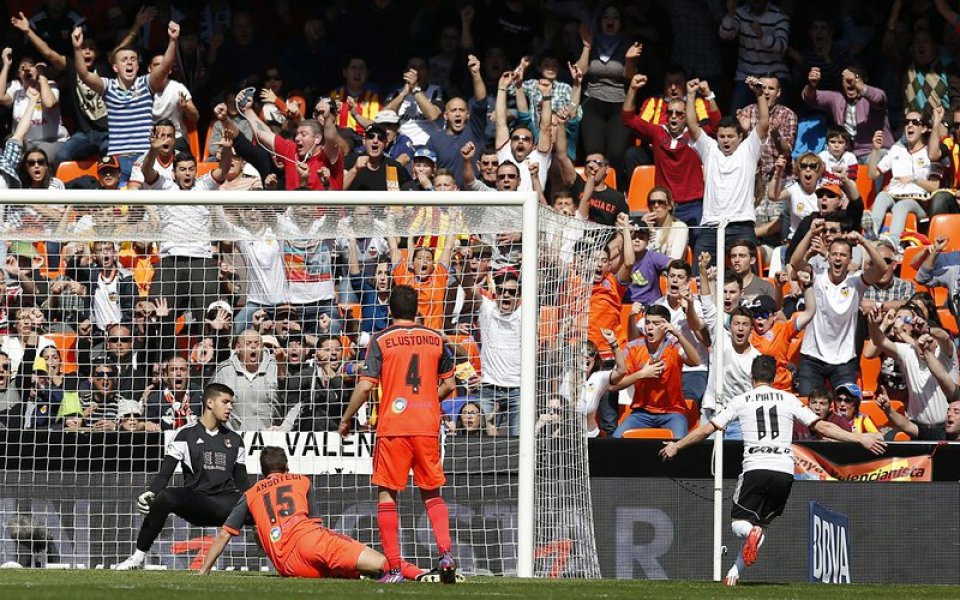 Валенсия нокаутира Реал на Мойс за три минути