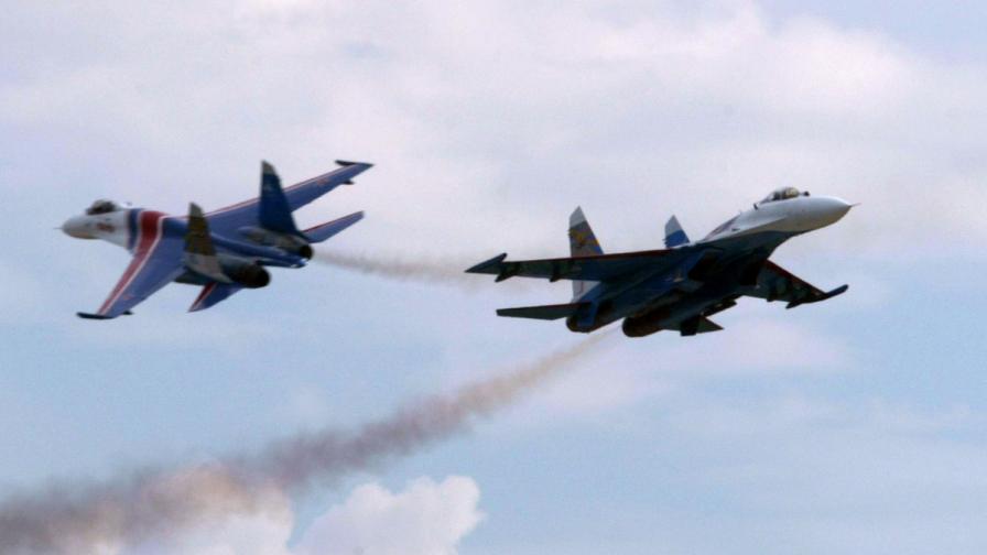 Руски военни самолети пак летели с изключени транспондери