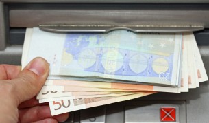 Пощенска банка придобива Алфа банк България
