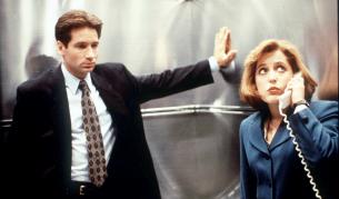 Мълдър и Скъли в епизод от 90-те