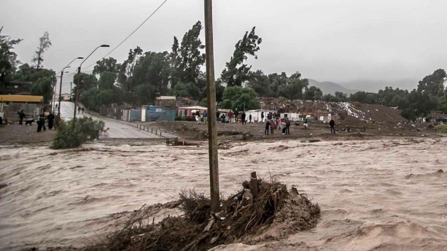Тежки наводнения в пустинята Атакама, има 200 българи там