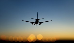 Изтребители придружиха полет до САЩ след заплахи