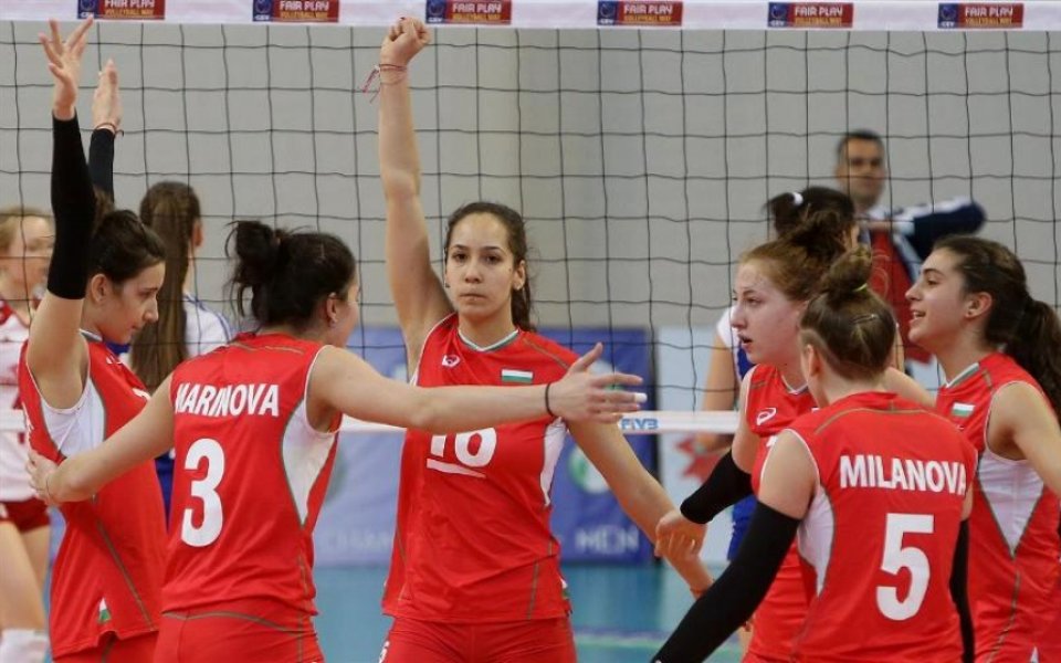 България с трета загуба на европейското по волейбол за девойки
