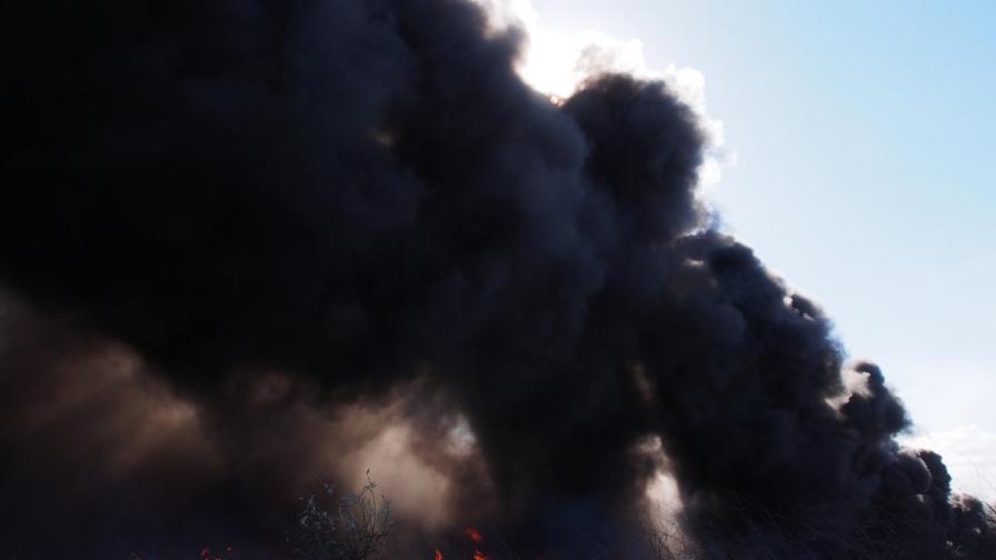 Пожар в цех за гуми край Варна