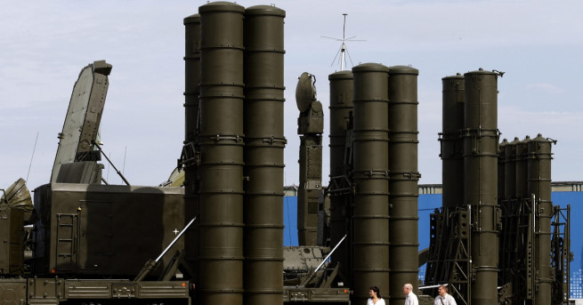 Русия достави на Китай зенитни ракети С 400 с които да
