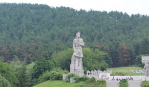 Паметникът на Христо Ботев в Калофер