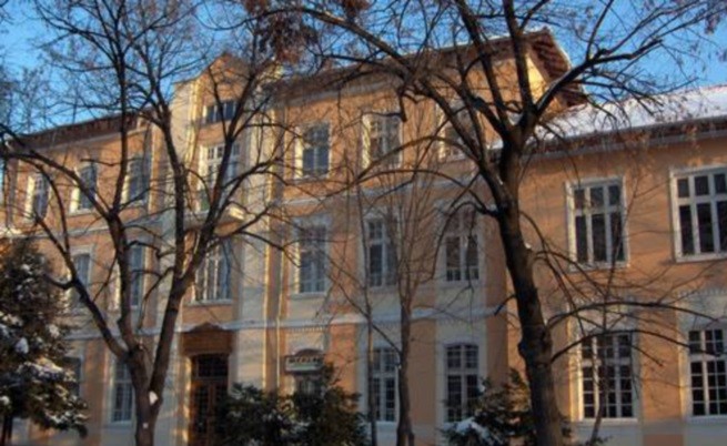 Сградата на Професионалната гимназия по дървообработване и вътрешна архитектура Йосиф Вондрак  гр. Русе