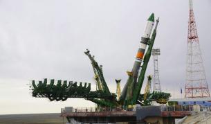 "Прогрес М-27М" и ракетата носител "Союз-2.1а"