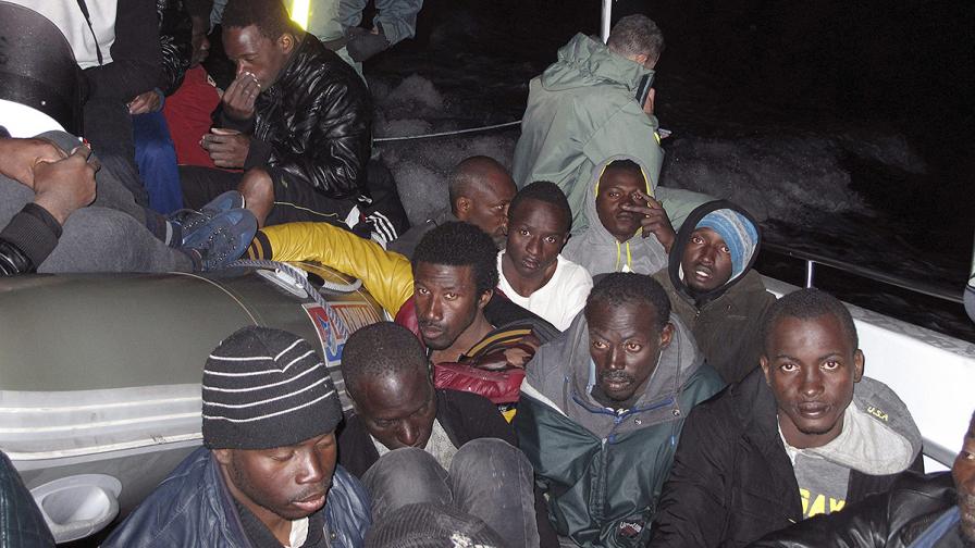 Повече от 4200 мигранти бяха спасени в Средиземно море