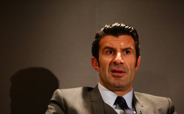 Фиго: Барселона може да спечели требъл