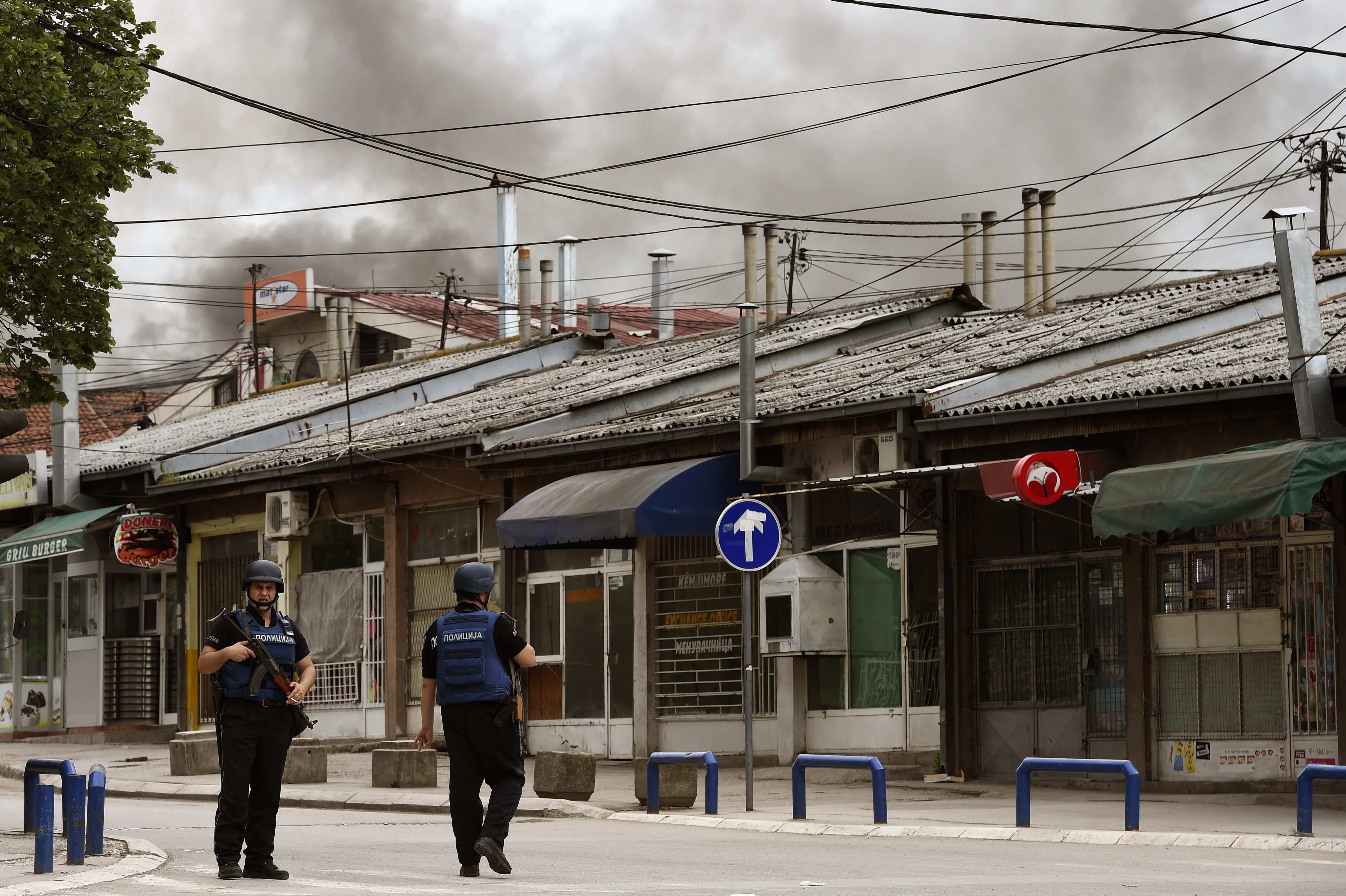 Македонският град Куманово е под полицейска обсада