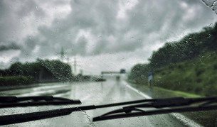 Валежите в страната продължават