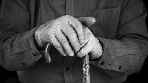  <p><strong>Заразно положително:</strong> един мъж, 100 години и 100 обиколки</p> 