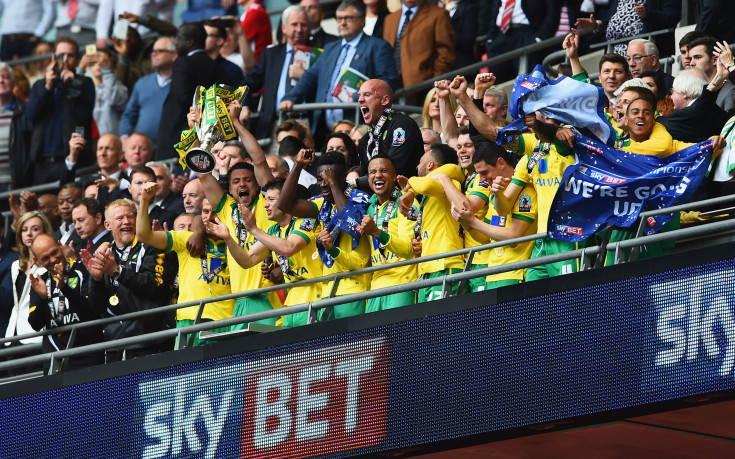 ВИДЕО: Норич вдигна трофея за 80 милиона паунда