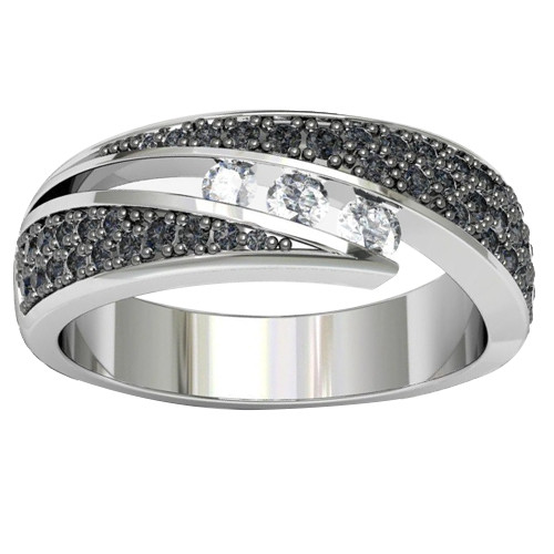 Идеята всеки да може да направи свой годежен пръстен е на Николай Пирянков - създател на бижутерийния бранд Rare Pink (rarepink.com)
